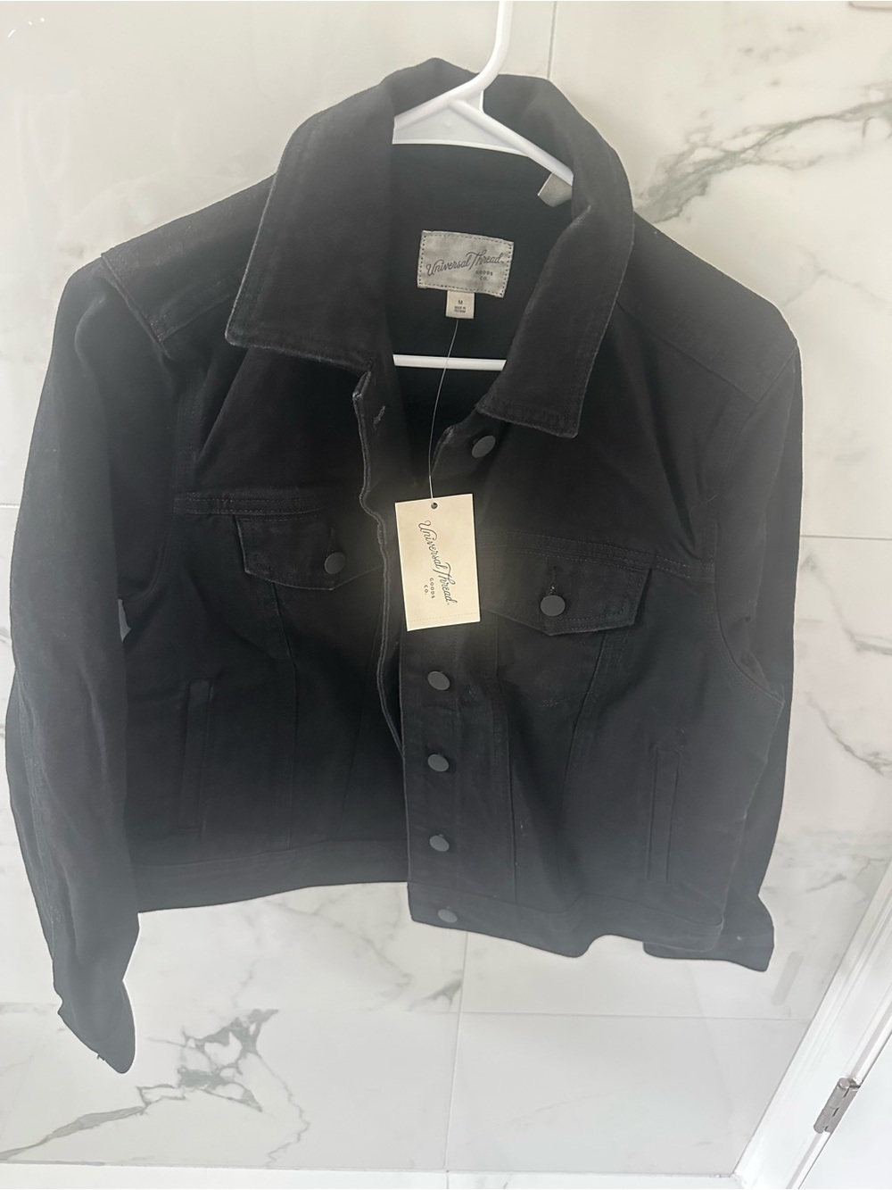 Universal Thread Black Women's Denim Jacket - Classic Trucker Style